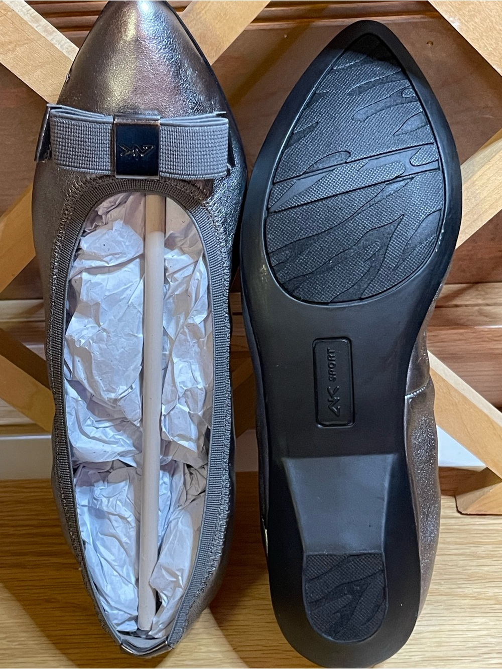 NIB AK Anne Klein Sport Pewter Metallic Ballet Flats Sz8 /Pointed Toe